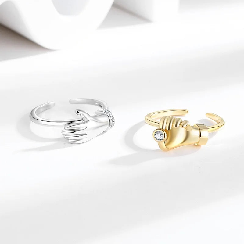 Anillo Manos Entrelazados